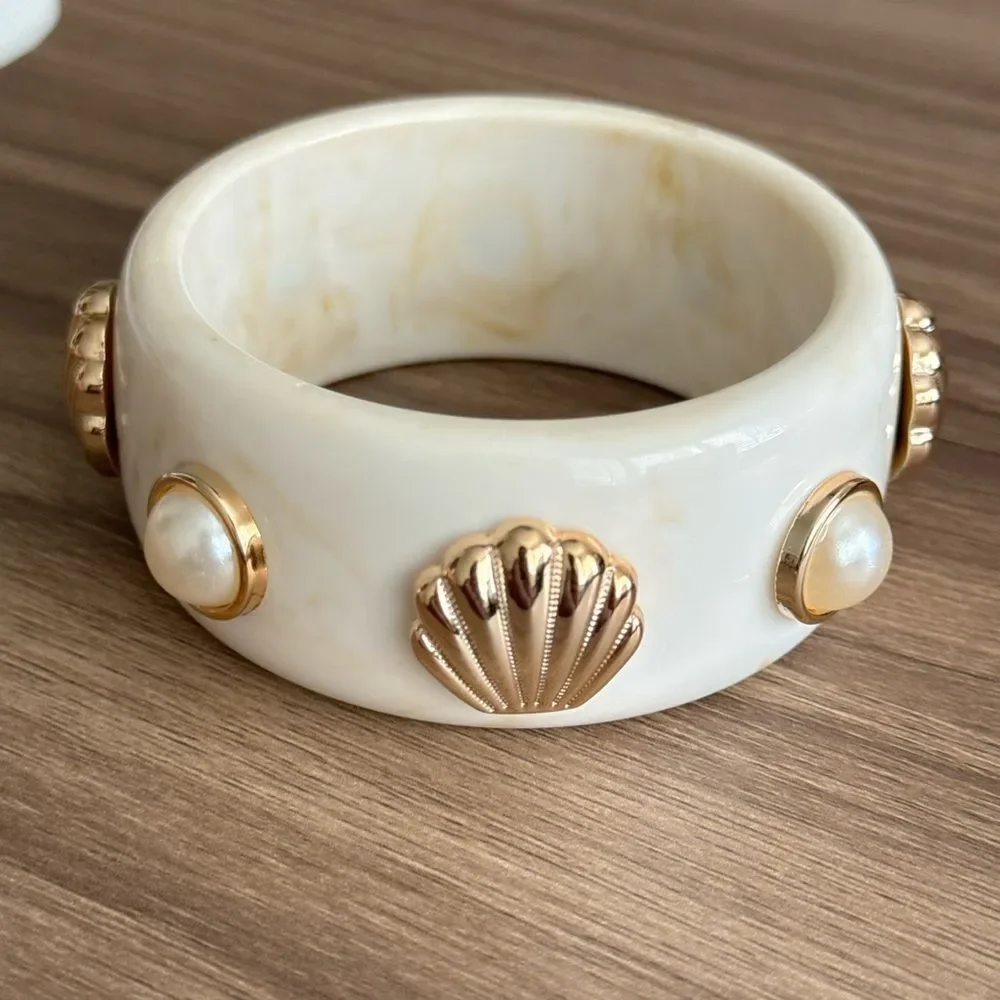 Boho Shell Bangle Q144 - Picture 4 of 7
